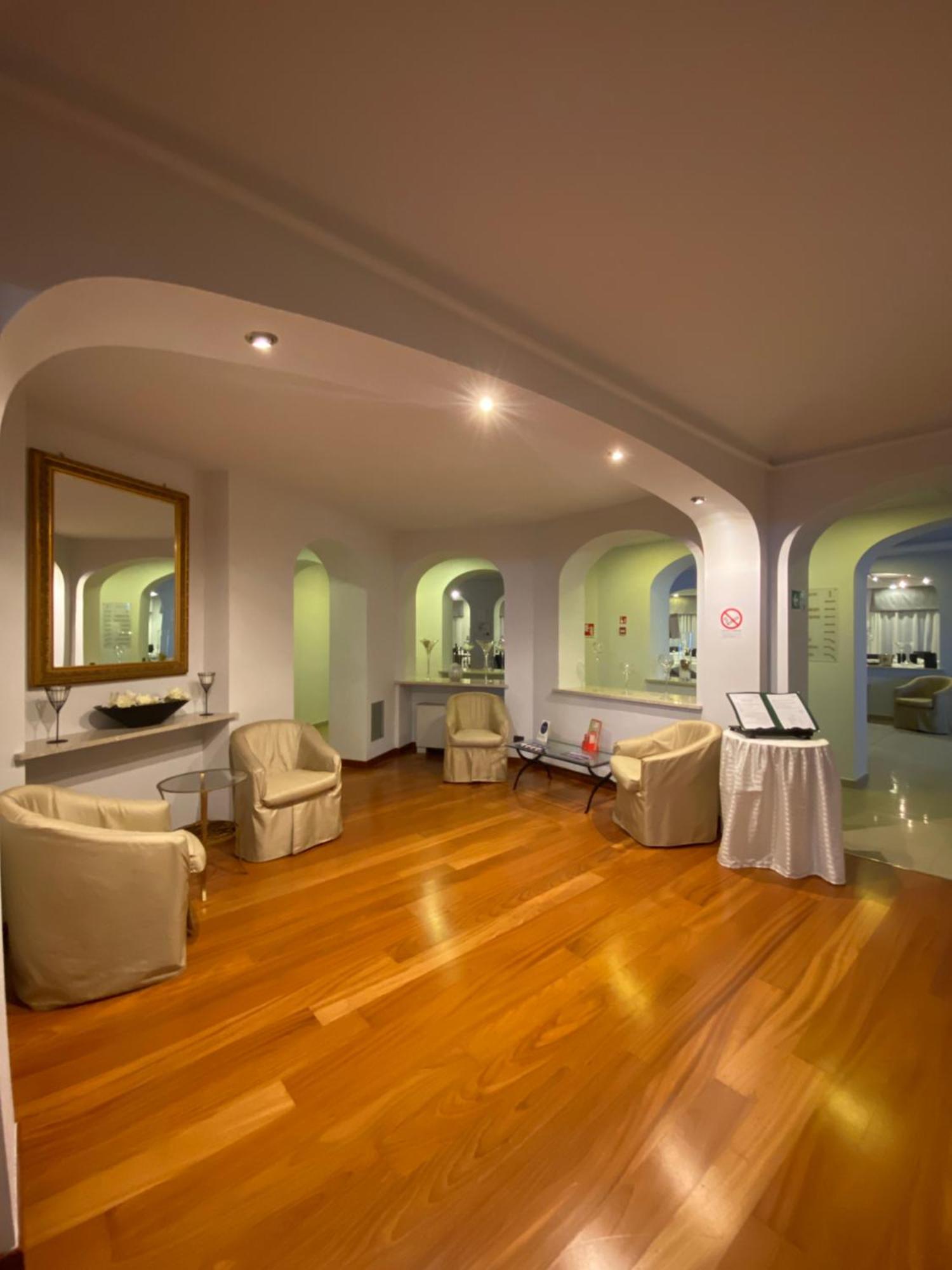 Green Hotel